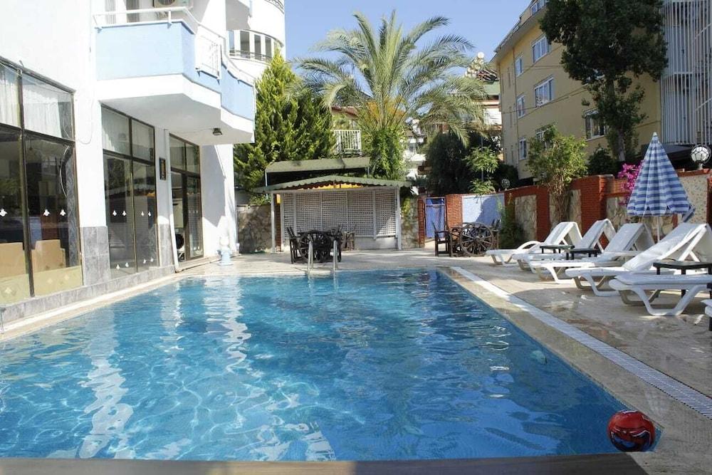 Hotell Moonlight 3*